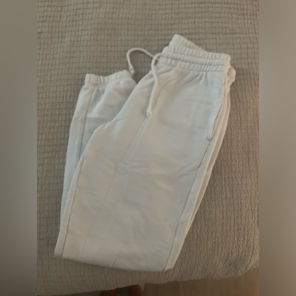 White Aritzia Cozy Fleece Sweatpants - Picture 2 of 4